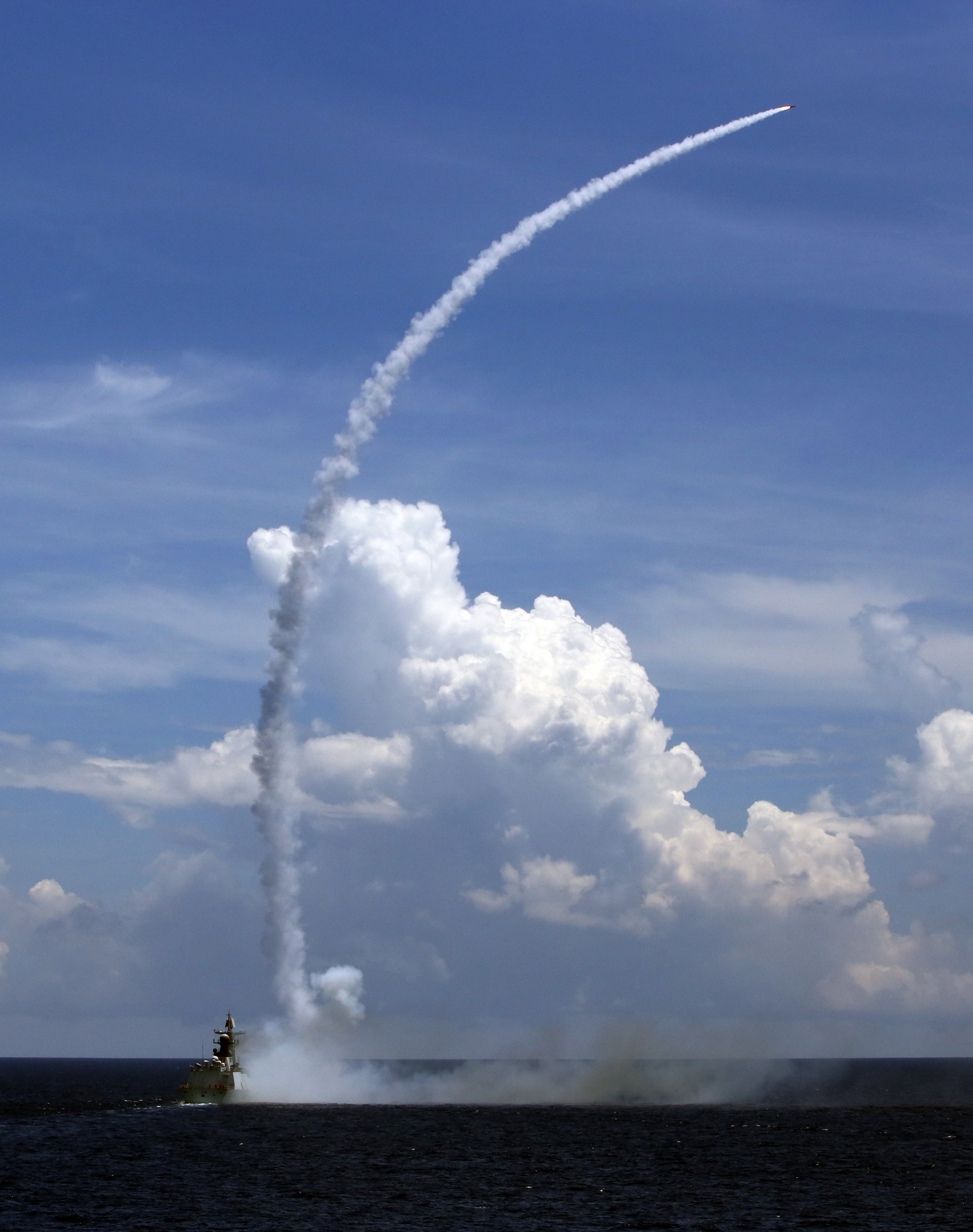 美军欲闯中国军演禁航区 南海冲突一触即发 美军欲闯中国军演禁航区 南海冲突一触即发