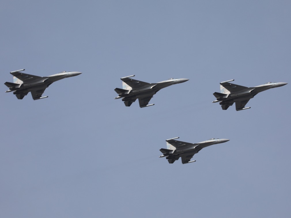 中国官方公开的苏-35战机赴南海战斗巡航的照片 中国官方公开的苏-35战机赴南海战斗巡航的照片