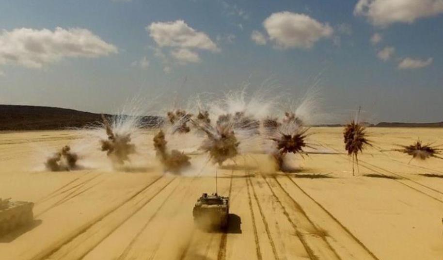 解放军在海外吉布提军事基地展开实弹演练 解放军在海外吉布提军事基地展开实弹演练