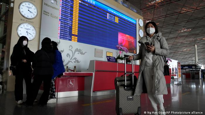 经历三年封锁后，中国将取消对入境旅客的防疫政策