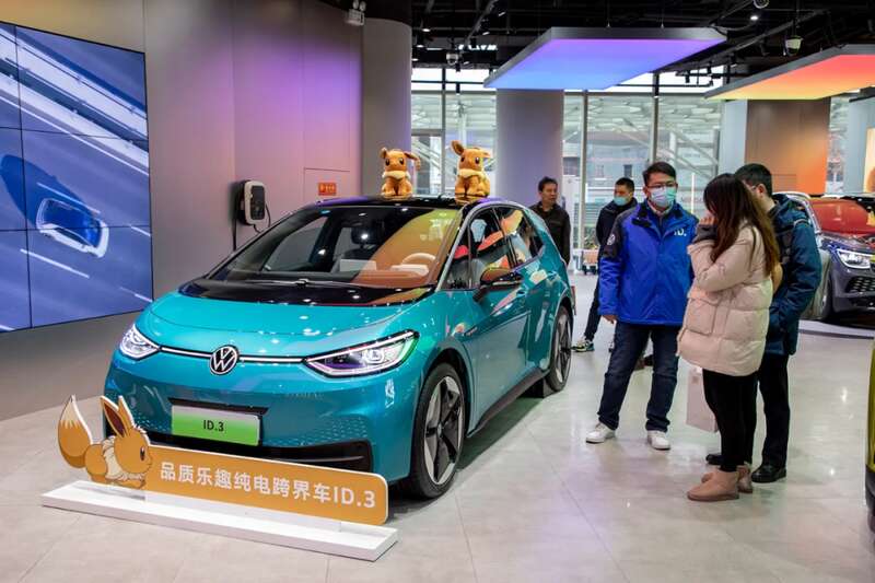 大众等老牌车企在这次汽车能源革新的路途上,走太慢了 大众等老牌车企在这次汽车能源革新的路途上,走太慢了
